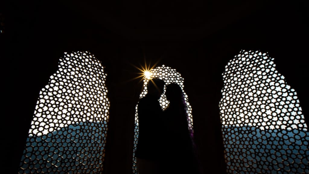 Royal couple silhouette portrait at a heritagePre Wedding Shoot Locations in Jaipur