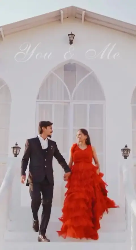 Traditional outfit couple shoot in Jaipur